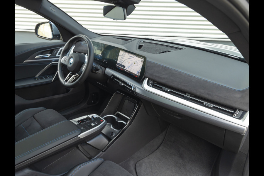 BMW iX2 xDrive30 M-Sport - Pano - Driving Ass - Harman Kardon - Head-Up