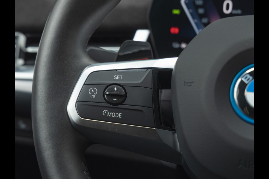 BMW iX2 xDrive30 M-Sport - Pano - Driving Ass - Harman Kardon - Head-Up