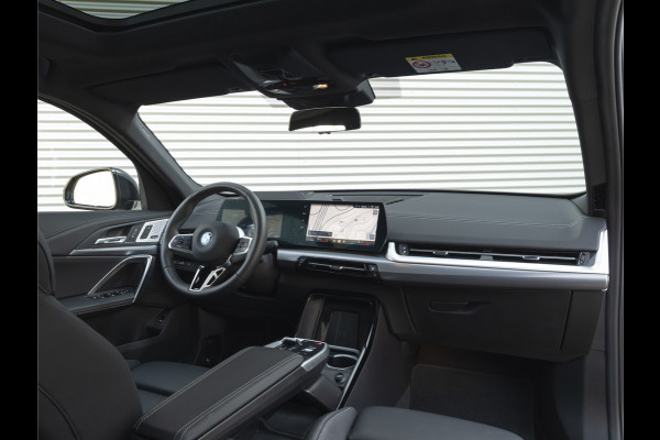 BMW iX2 xDrive30 M-Sport - Pano - Driving Ass - Harman Kardon - Memoryzetels