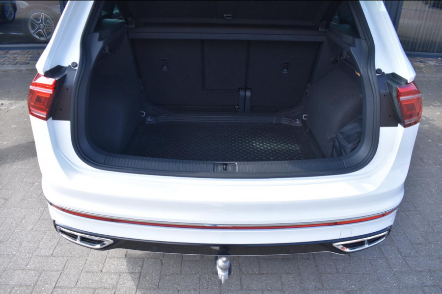 Volkswagen Tiguan 1.5 TSI R-Line | TREKHAAK | IQ LIGHT | VIRTUAL COCKPIT | DEALER ONDERHOUDEN | APPLE CARPLAY | ANDROID AUTO