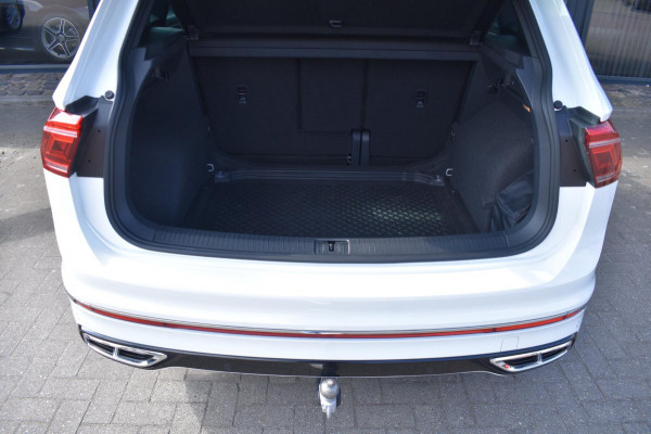 Volkswagen Tiguan 1.5 TSI R-Line | TREKHAAK | IQ LIGHT | VIRTUAL COCKPIT | DEALER ONDERHOUDEN | APPLE CARPLAY | ANDROID AUTO