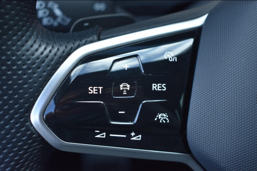 Volkswagen Tiguan 1.5 TSI R-Line | TREKHAAK | IQ LIGHT | VIRTUAL COCKPIT | DEALER ONDERHOUDEN | APPLE CARPLAY | ANDROID AUTO