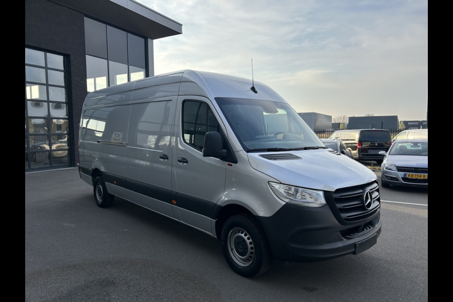 Mercedes-Benz Sprinter 317 CDI L3 H2 3500KG Trekhaak / Automaat / MBUX / Carplay navigatie / Cruise control / Airco / 270 Graden achterdeuren