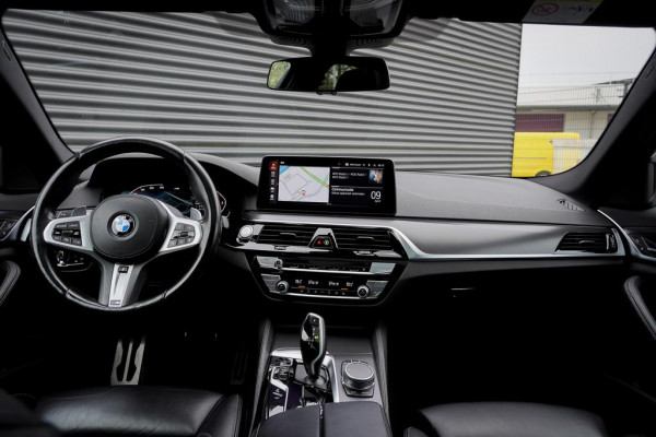 BMW 5 Serie 520i High Executive Edition / M-Sport / Schuifdak / Drive Assist / Laser