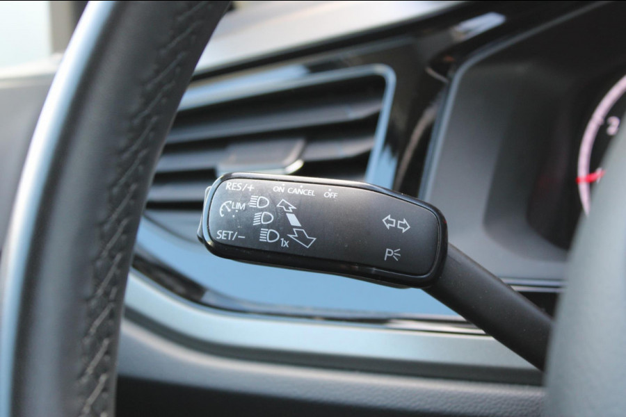 Volkswagen Polo 1.0 TSI Highline AllSeason PDC Stoelverwarming