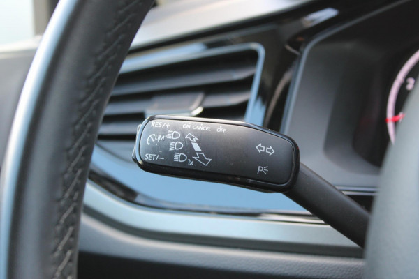 Volkswagen Polo 1.0 TSI Highline AllSeason PDC Stoelverwarming