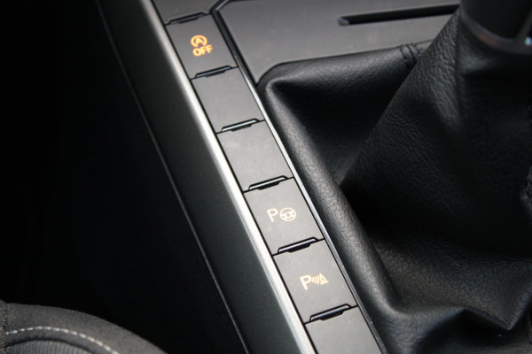 Volkswagen Polo 1.0 TSI Highline AllSeason PDC Stoelverwarming