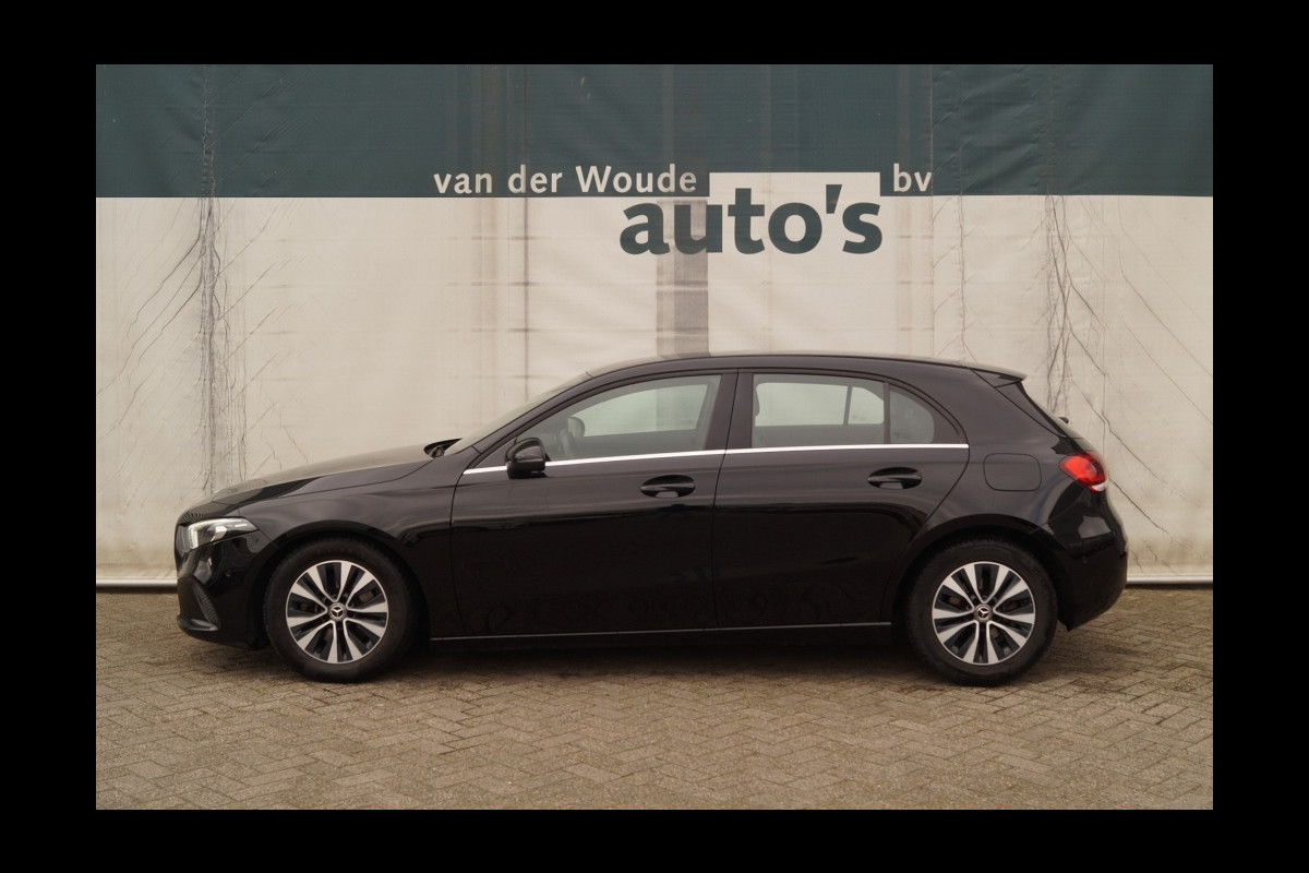 Mercedes-Benz A-Klasse 200 Automaat Business Solution -NAVI-ECC- Mercedes-Benz A-Klasse 200 Automaat Business Solution -NAVI-ECC-