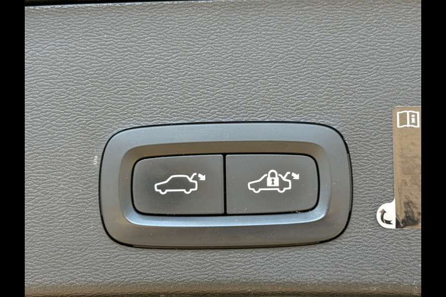 Volvo XC40 1.5 T5 Recharge Inscription Panodak|Memory|Trekhaak