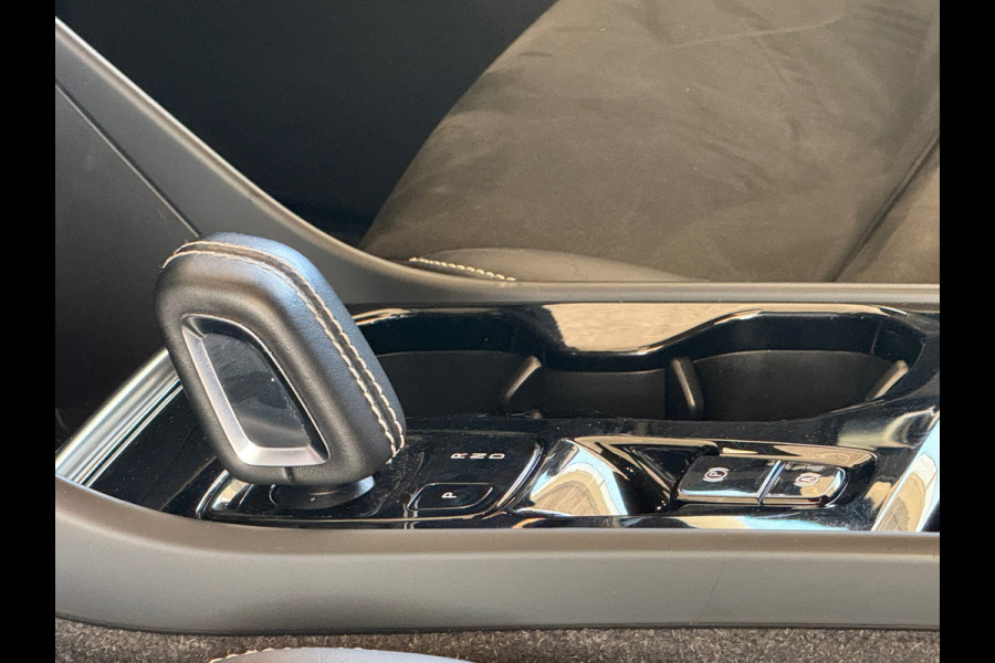 Volvo XC40 1.5 T5 Recharge Inscription Panodak|Memory|Trekhaak