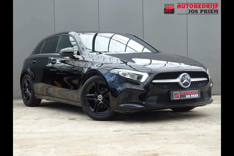 Mercedes-Benz A-Klasse 180 Premium * 18 INCH * LEER * GR NAVI * CAMERA !!