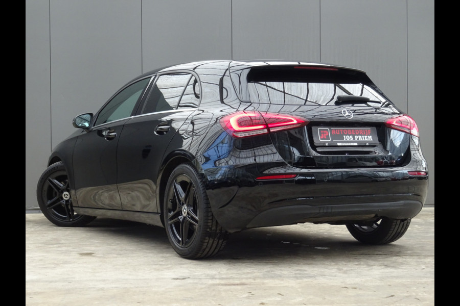 Mercedes-Benz A-Klasse 180 Premium * 18 INCH * LEER * GR NAVI * CAMERA !!