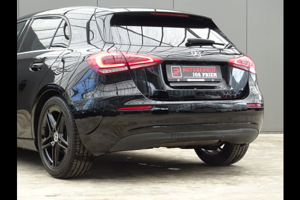 Mercedes-Benz A-Klasse 180 Premium * 18 INCH * LEER * GR NAVI * CAMERA !!