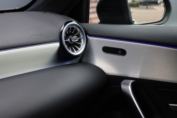 Mercedes-Benz A-Klasse 250 e AMG Line Aut8 | Head-up Display | Trekhaak | Keyless Go | Apple Carplay/Android Auto | Advanced Sound System | Camera |