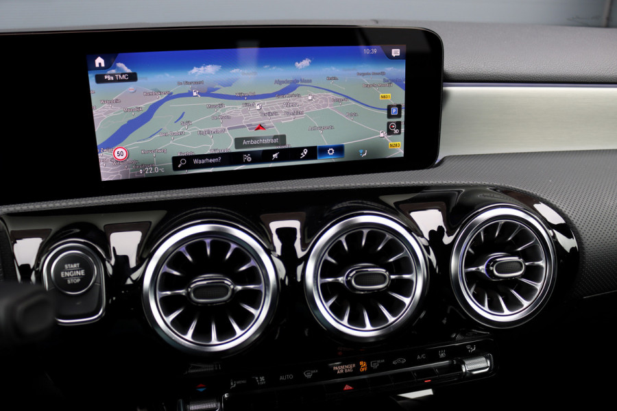 Mercedes-Benz A-Klasse 250 e AMG Line Aut8 | Head-up Display | Trekhaak | Keyless Go | Apple Carplay/Android Auto | Advanced Sound System | Camera |