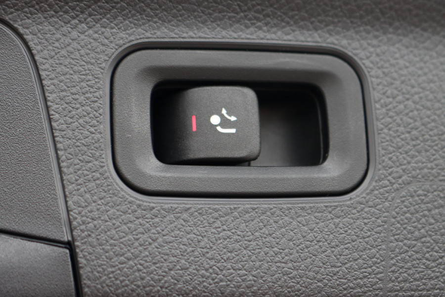 Mercedes-Benz A-Klasse 250 e AMG Line Aut8 | Head-up Display | Trekhaak | Keyless Go | Apple Carplay/Android Auto | Advanced Sound System | Camera |