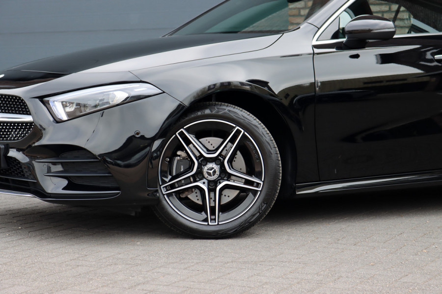 Mercedes-Benz A-Klasse 250 e AMG Line Aut8 | Head-up Display | Trekhaak | Keyless Go | Apple Carplay/Android Auto | Advanced Sound System | Camera |