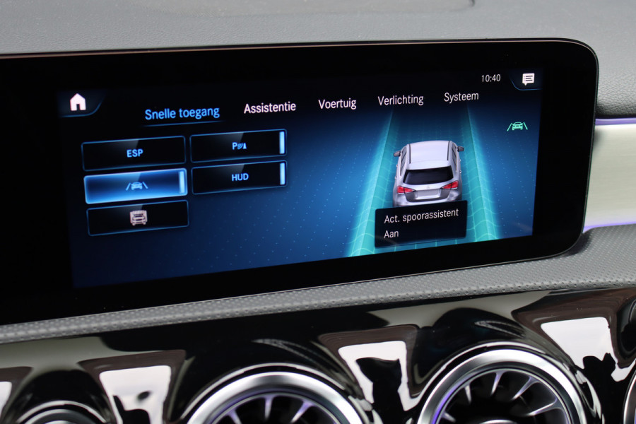 Mercedes-Benz A-Klasse 250 e AMG Line Aut8 | Head-up Display | Trekhaak | Keyless Go | Apple Carplay/Android Auto | Advanced Sound System | Camera |