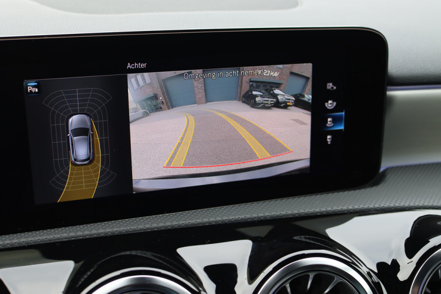 Mercedes-Benz A-Klasse 250 e AMG Line Aut8 | Head-up Display | Trekhaak | Keyless Go | Apple Carplay/Android Auto | Advanced Sound System | Camera |