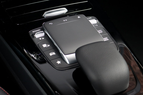 Mercedes-Benz A-Klasse 250 e AMG Line Aut8 | Head-up Display | Trekhaak | Keyless Go | Apple Carplay/Android Auto | Advanced Sound System | Camera |