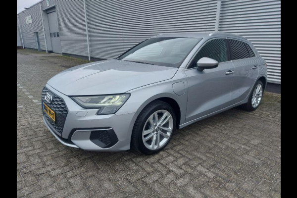 Audi A3 Sportback 40 TFSI e Business edition Automaat,virtueel dashbord, airco,cruise,navigatie,stoelverwarming,parkeersensoren,