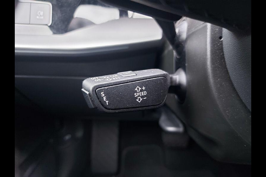 Audi A3 Sportback 40 TFSI e Business edition Automaat,virtueel dashbord, airco,cruise,navigatie,stoelverwarming,parkeersensoren,