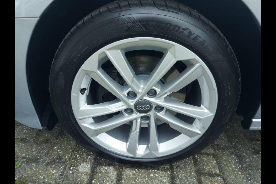 Audi A3 Sportback 40 TFSI e Business edition Automaat,virtueel dashbord, airco,cruise,navigatie,stoelverwarming,parkeersensoren,