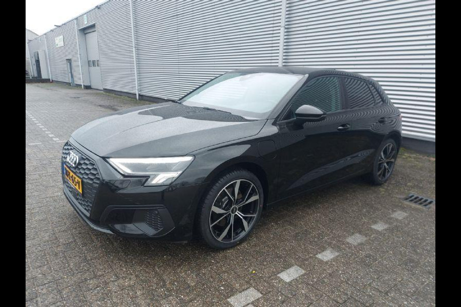 Audi A3 Sportback 40 TFSI e Edition Automaat, airco,cruise,parkeersensoren,Dab,multimedia radio,