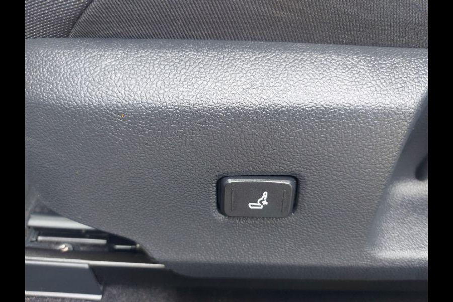 Toyota Corolla Touring Sports 2.0 Hybrid Business Plus
