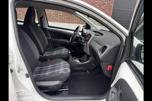 Peugeot 108 1.0 e-VTi Active / Airco / Bluetooth / NED-108 / C.V. Met Afstandsbediening + Elek. Pakket