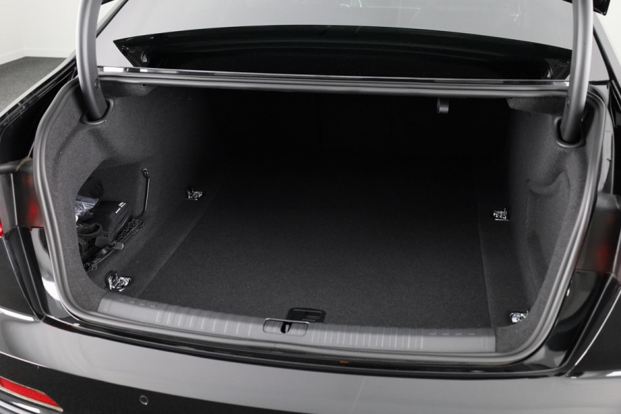 Audi A6 Limousine S Edition 40 TFSI Private lease vanaf €908pm | 204 pk S-Tronic | Verlengde garantie | Navigatie | Parkeersensoren | Achteruitrijcamera | Stoelverwarming | S-Line |