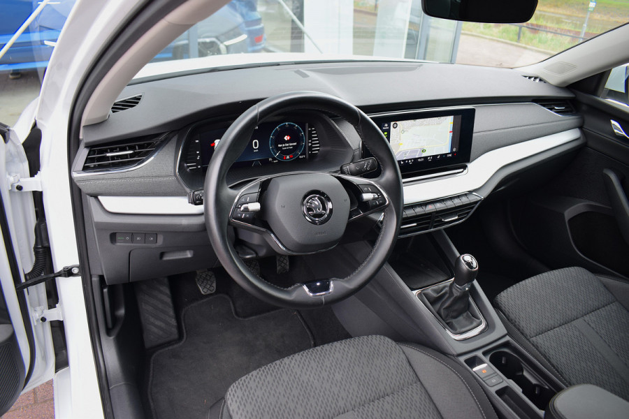 Škoda Octavia Combi 1.5 TSI First Edition | 150 PK | CarPlay | Virtual | Stoelverw.