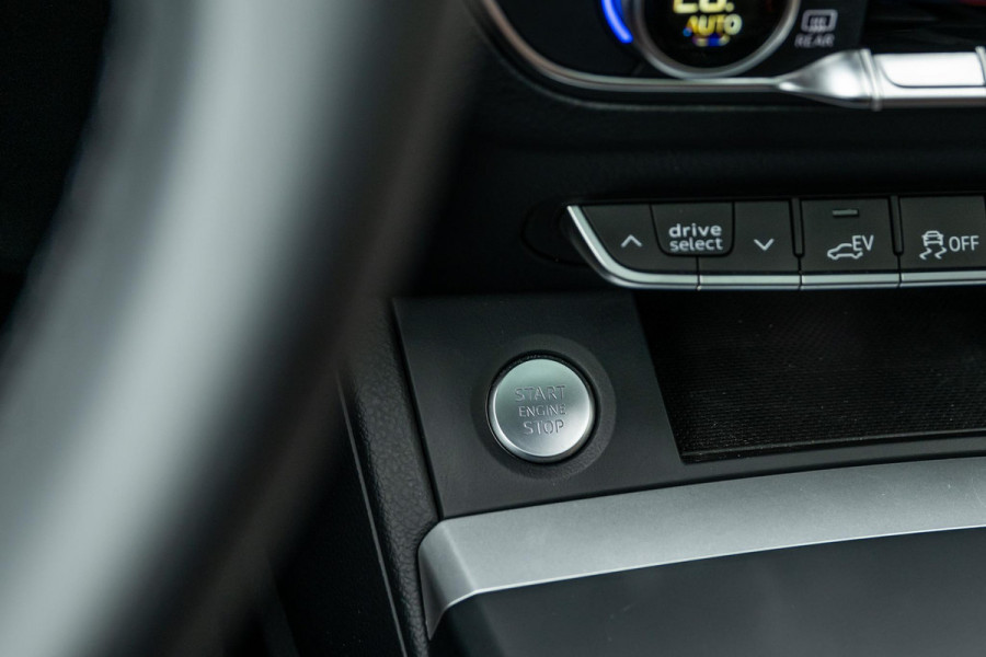 Audi Q5 55 TFSI e S-Line Massage Nardo Grey B&O Panorama