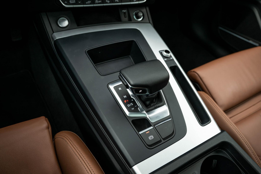 Audi Q5 55 TFSI e S-Line Massage Nardo Grey B&O Panorama