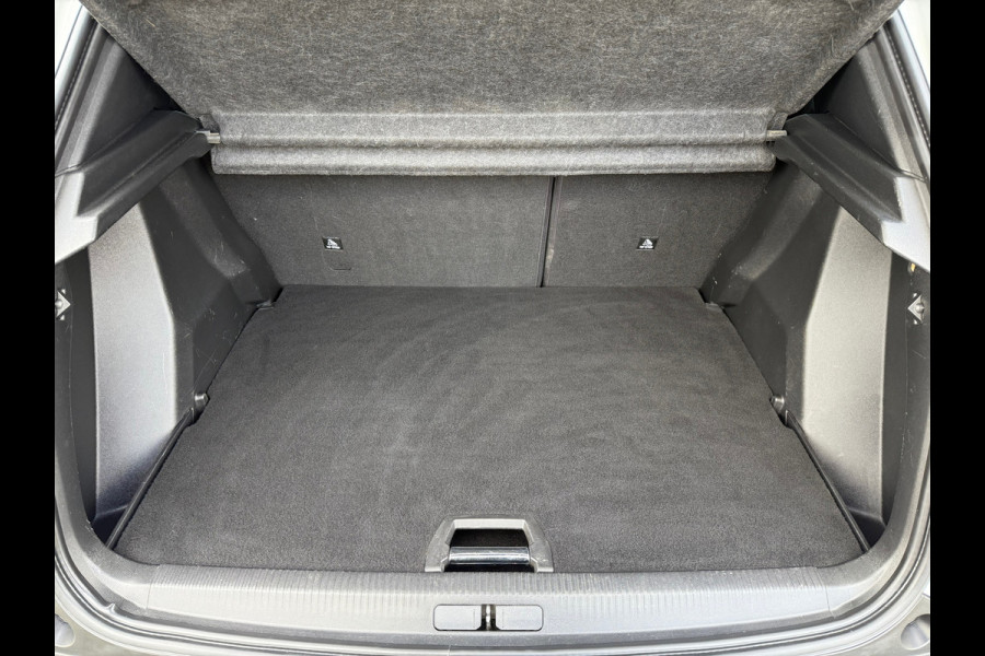 Peugeot 2008 1.2 Turbo 130 GT Line - Virt.Cockpit - Navi - Climate - 18" LMV - Cruise