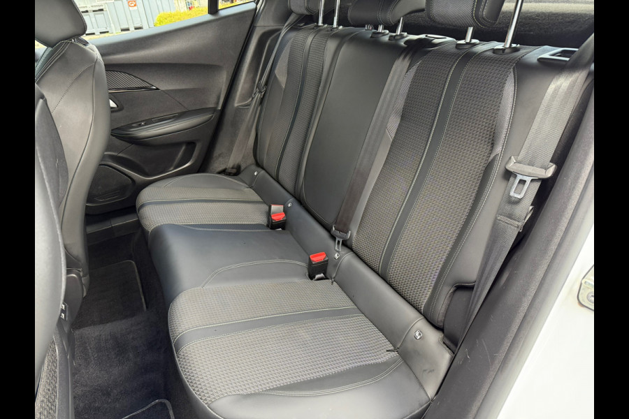 Peugeot 2008 1.2 Turbo 130 GT Line - Virt.Cockpit - Navi - Climate - 18" LMV - Cruise