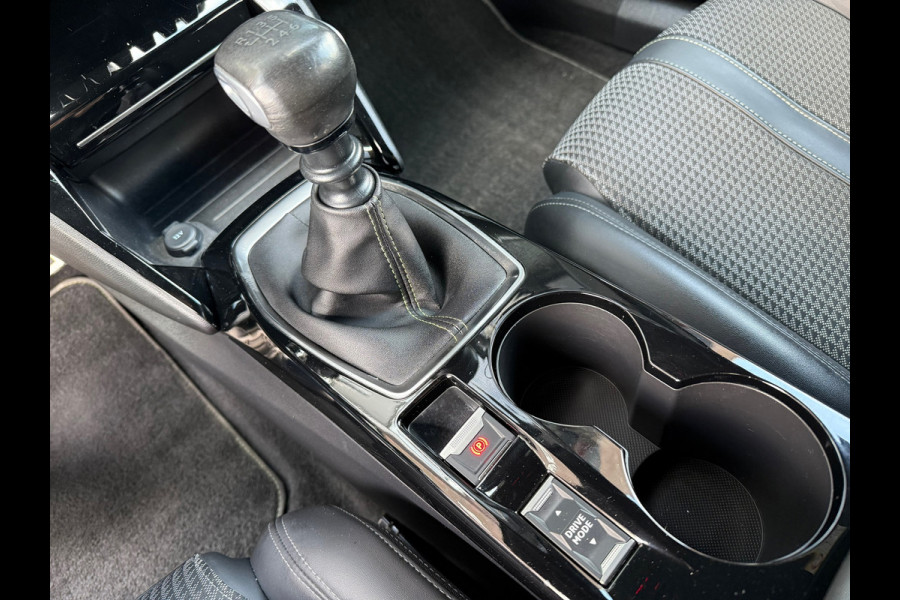 Peugeot 2008 1.2 Turbo 130 GT Line - Virt.Cockpit - Navi - Climate - 18" LMV - Cruise