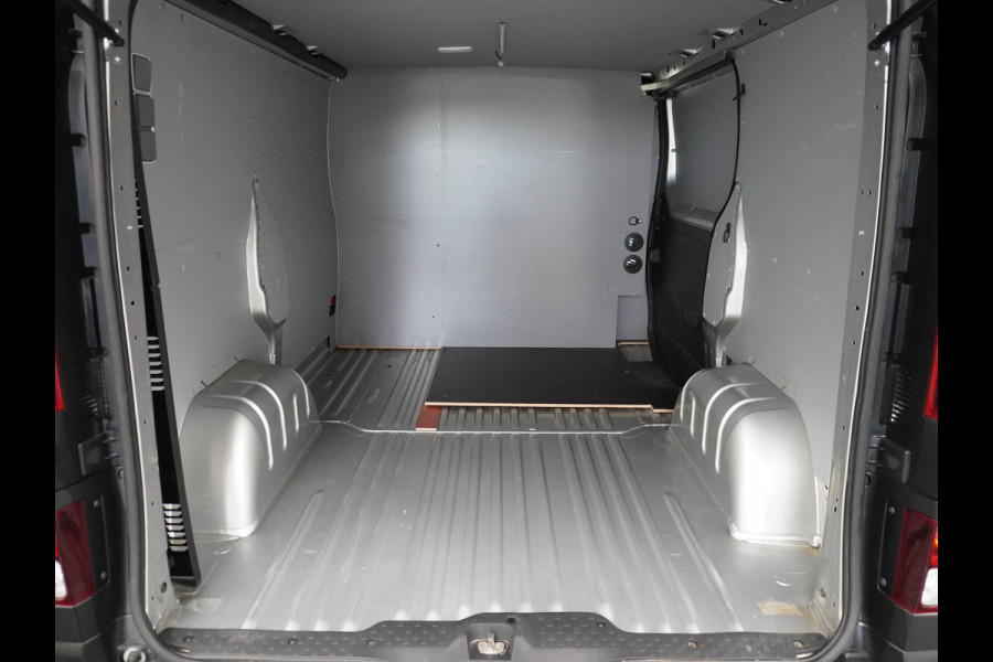 Opel Vivaro CDTi Bi-Turbo126pk Navi 2xCamera PDC Airco Cruise-C DAB+ Regen-Lichtsensor Bluetooth Wandbetimmering Schuifdeur Achterklep Super nette bus 1e Eigenaar Euro 6