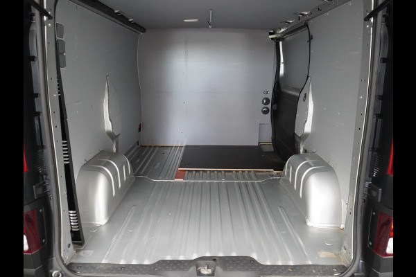 Opel Vivaro CDTi Bi-Turbo126pk Navi 2xCamera PDC Airco Cruise-C DAB+ Regen-Lichtsensor Bluetooth Wandbetimmering Schuifdeur Achterklep Super nette bus 1e Eigenaar Euro 6