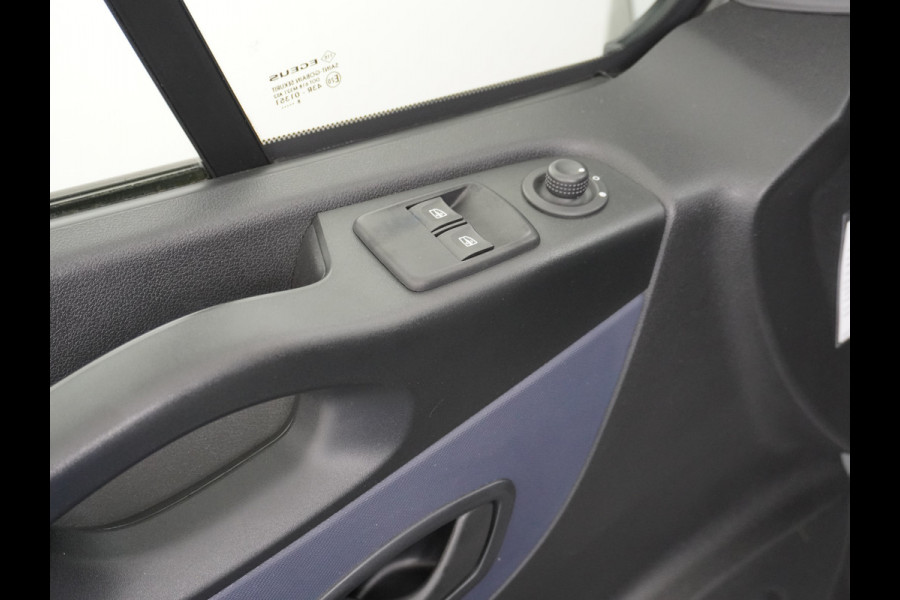 Opel Vivaro CDTi Bi-Turbo126pk Navi 2xCamera PDC Airco Cruise-C DAB+ Regen-Lichtsensor Bluetooth Wandbetimmering Schuifdeur Achterklep Super nette bus 1e Eigenaar Euro 6