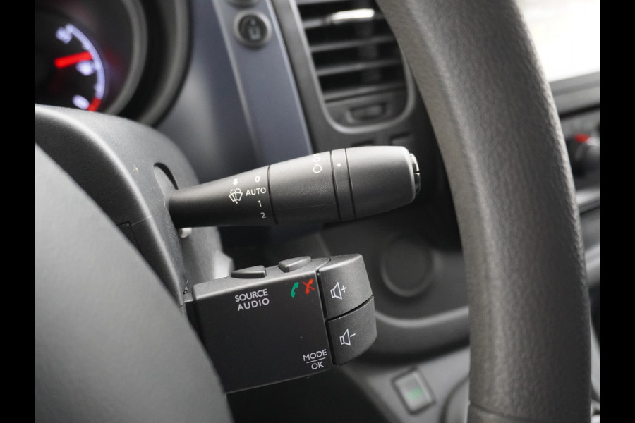 Opel Vivaro CDTi Bi-Turbo126pk Navi 2xCamera PDC Airco Cruise-C DAB+ Regen-Lichtsensor Bluetooth Wandbetimmering Schuifdeur Achterklep Super nette bus 1e Eigenaar Euro 6