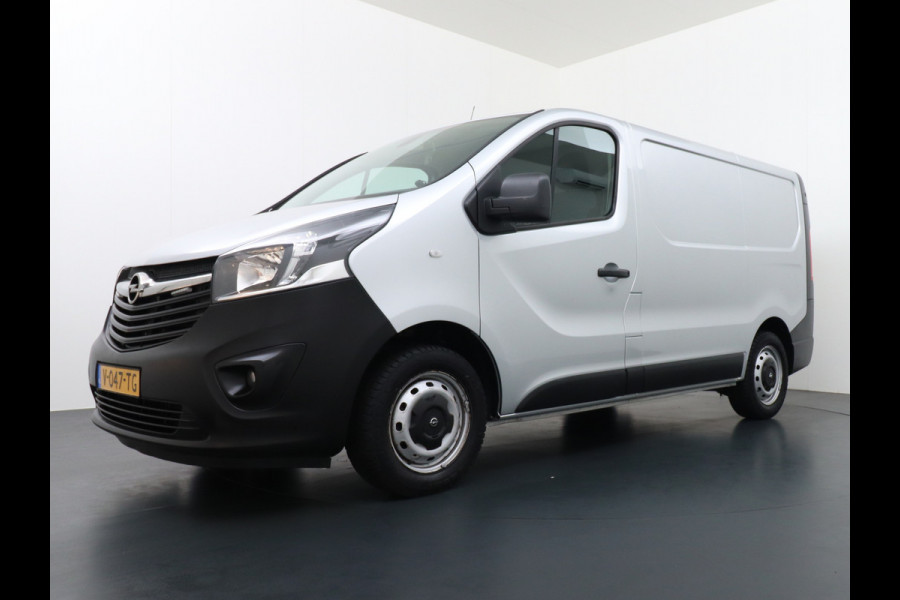 Opel Vivaro CDTi Bi-Turbo126pk Navi 2xCamera PDC Airco Cruise-C DAB+ Regen-Lichtsensor Bluetooth Wandbetimmering Schuifdeur Achterklep Super nette bus 1e Eigenaar Euro 6