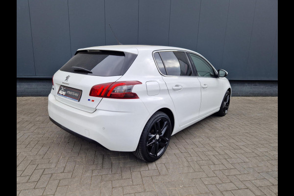 Peugeot 308 1.2 PureTech /Led /Pano /Carplay /Android auto