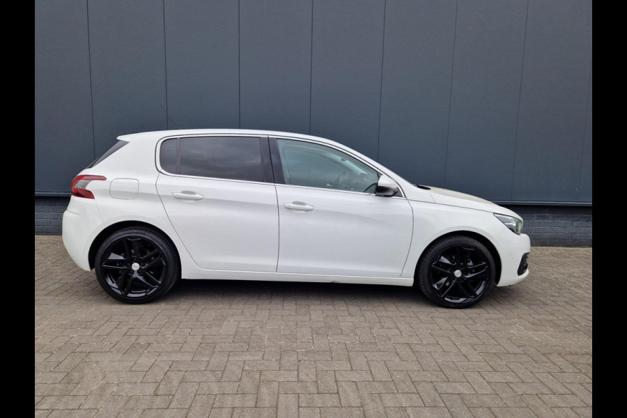 Peugeot 308 1.2 PureTech /Led /Pano /Carplay /Android auto