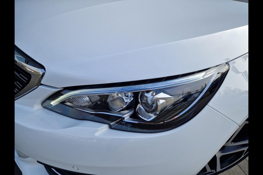 Peugeot 308 1.2 PureTech /Led /Pano /Carplay /Android auto