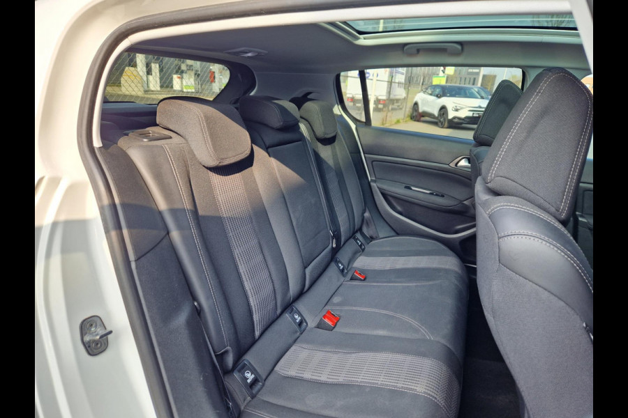 Peugeot 308 1.2 PureTech /Led /Pano /Carplay /Android auto