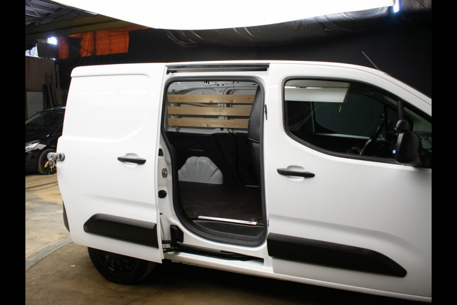 Citroën Berlingo 1.5 BlueHDI Club Sport (APPLE CARPLAY,NAVI,AIRCO,SCHUIFDEUR,CRUISE,PDC,BLOCKSHAFT SLOTEN,SPORTSTOELEN,NETTESTAAT)