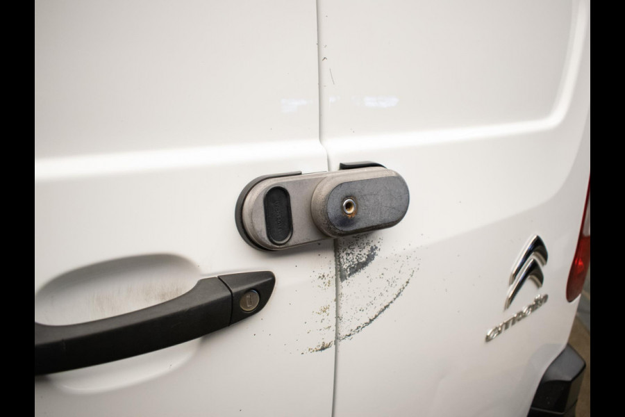 Citroën Berlingo 1.5 BlueHDI Club Sport (APPLE CARPLAY,NAVI,AIRCO,SCHUIFDEUR,CRUISE,PDC,BLOCKSHAFT SLOTEN,SPORTSTOELEN,NETTESTAAT)