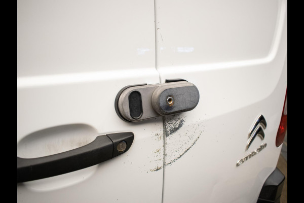 Citroën Berlingo 1.5 BlueHDI Club Sport (APPLE CARPLAY,NAVI,AIRCO,SCHUIFDEUR,CRUISE,PDC,BLOCKSHAFT SLOTEN,SPORTSTOELEN,NETTESTAAT)