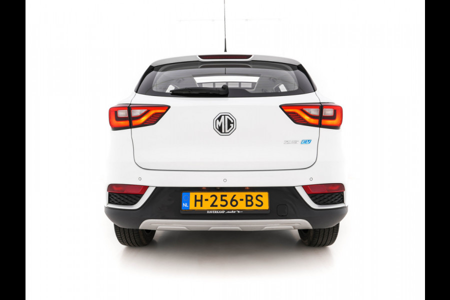 MG ZS EV Luxury 45 kWh (INCL-BTW) *PANO | FULL-LEATHER | CCS-FASTLOADER | KEYLESS | NAVI-FULLMAP | ADAPTIVE-CRUISE | CAMERA | HEATED-SPORT-SEATS | CARPLAY | BLINDSPOT | DAB | LANE-ASSIST | 17"ALU*
